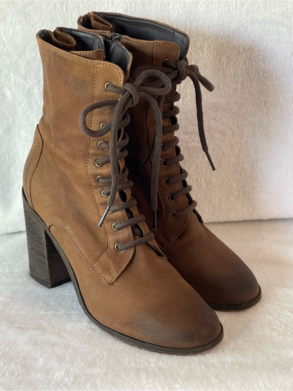 Boutique 9 Dustan distressed brown leather chunky heel ankle boots  Sz 8 1/2